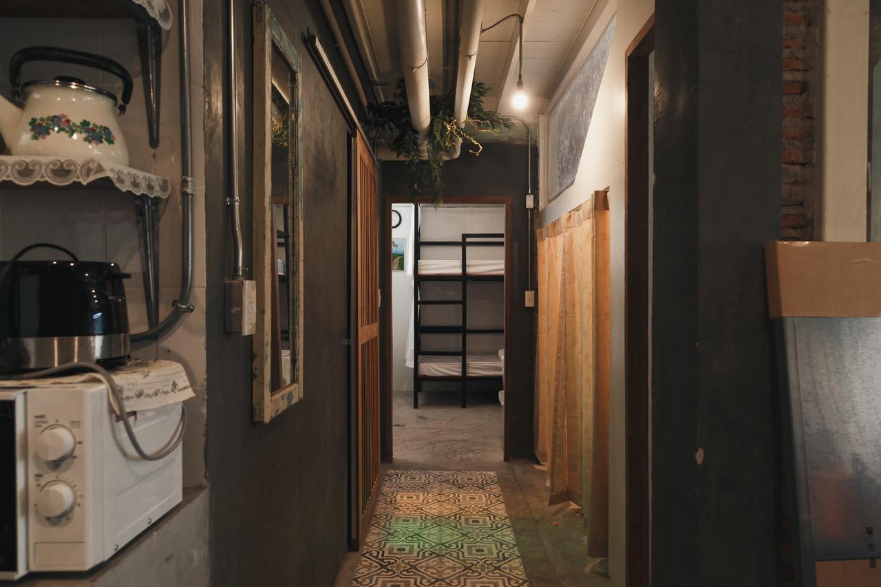 Nivas Siam Hostel Bangkok Exterior photo