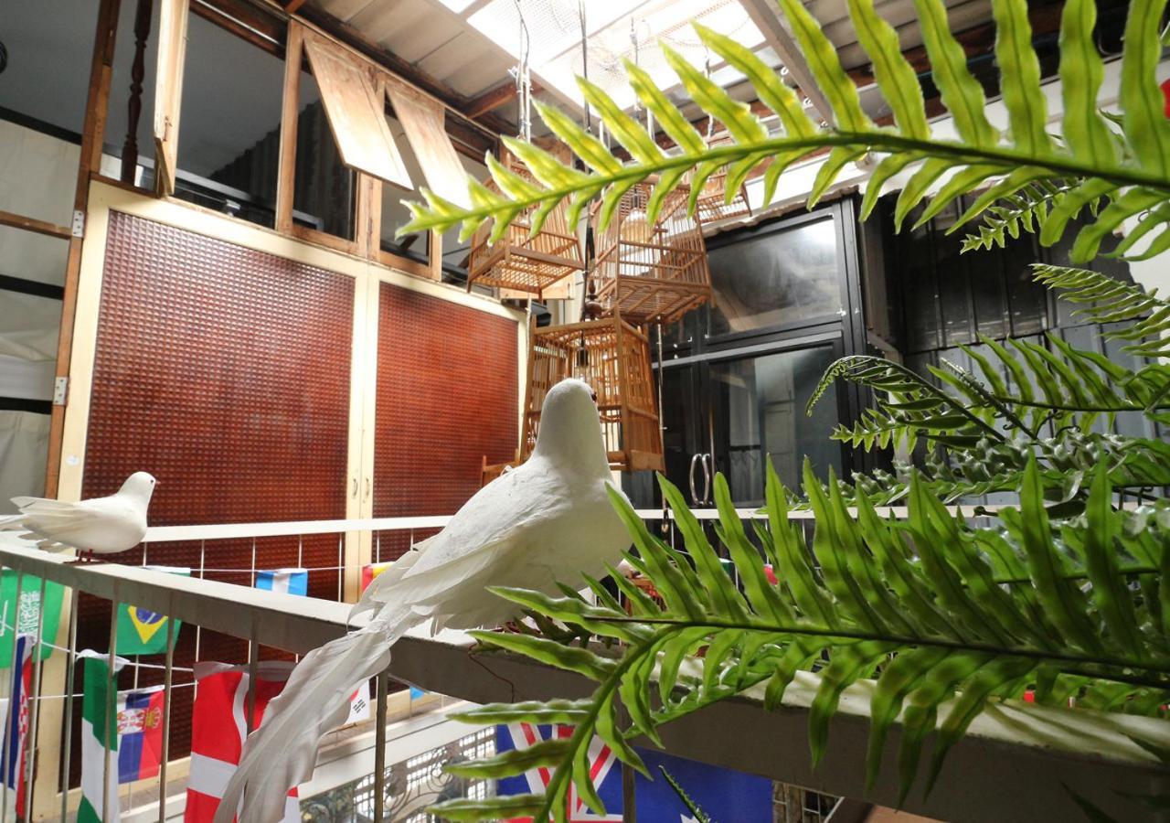 Nivas Siam Hostel Bangkok Exterior photo