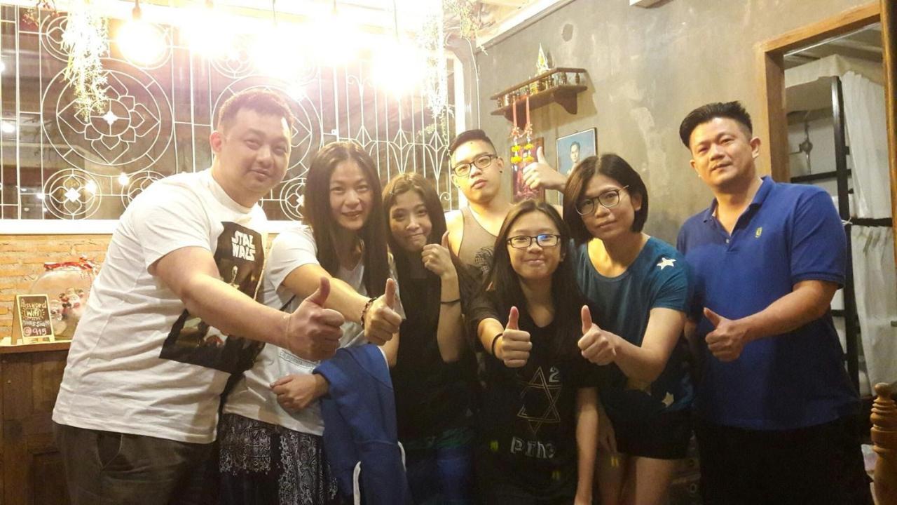 Nivas Siam Hostel Bangkok Exterior photo